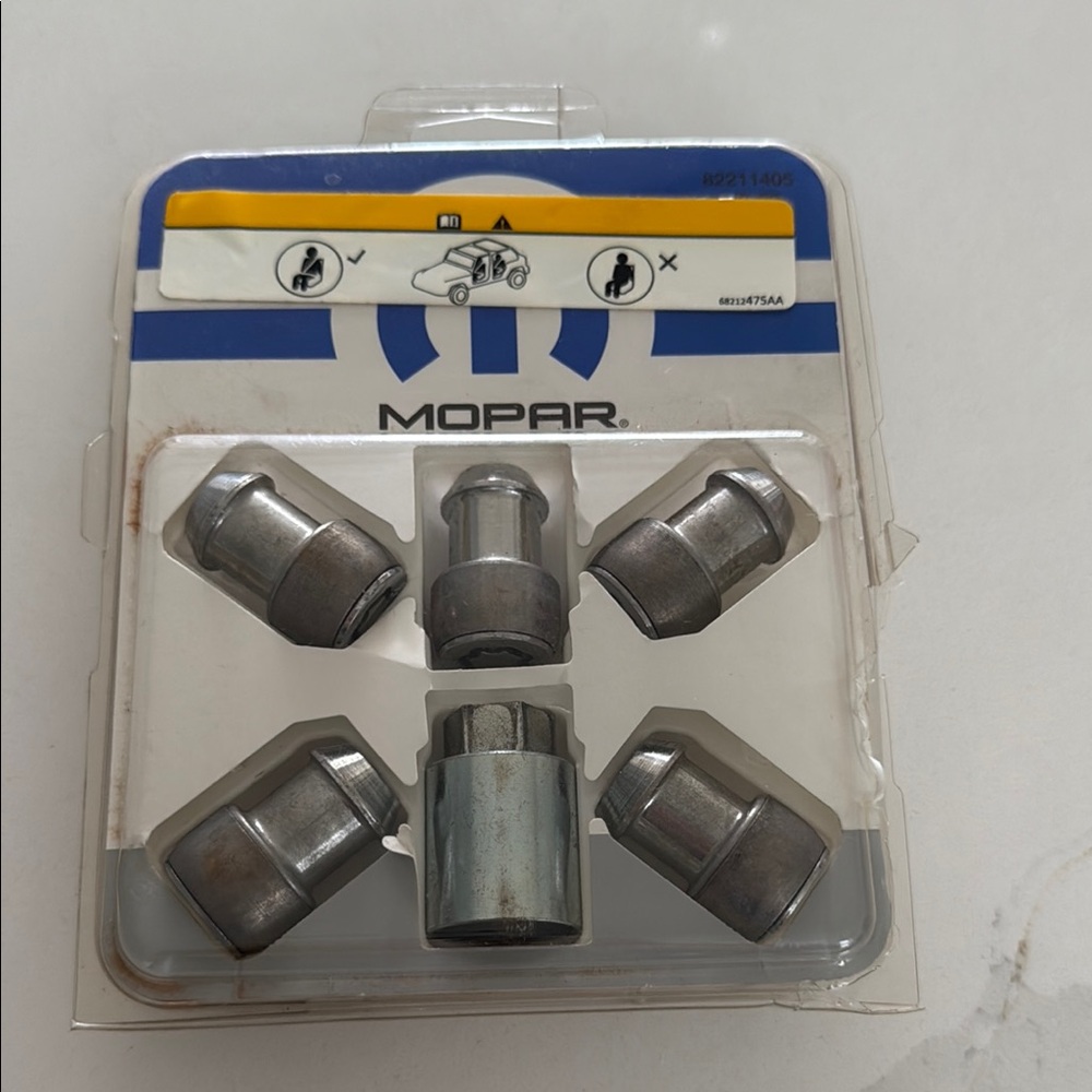 Mopar Wheel Lock Set  JEEP WRANGLER